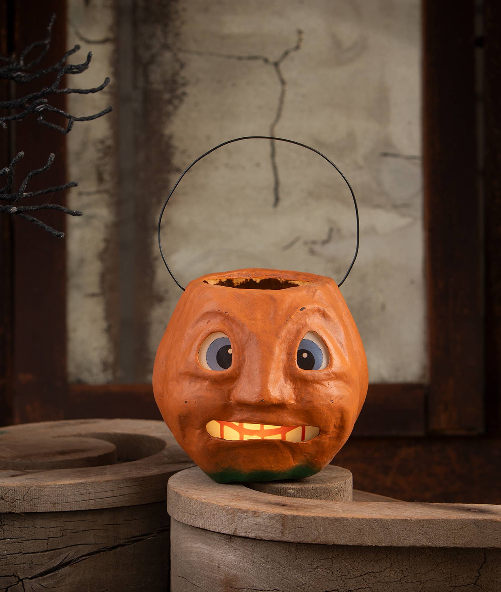 Bethany Lowe Designs - Wholesale Decorative Figurine - Scary Vintage Pumpkin Bucket Medium