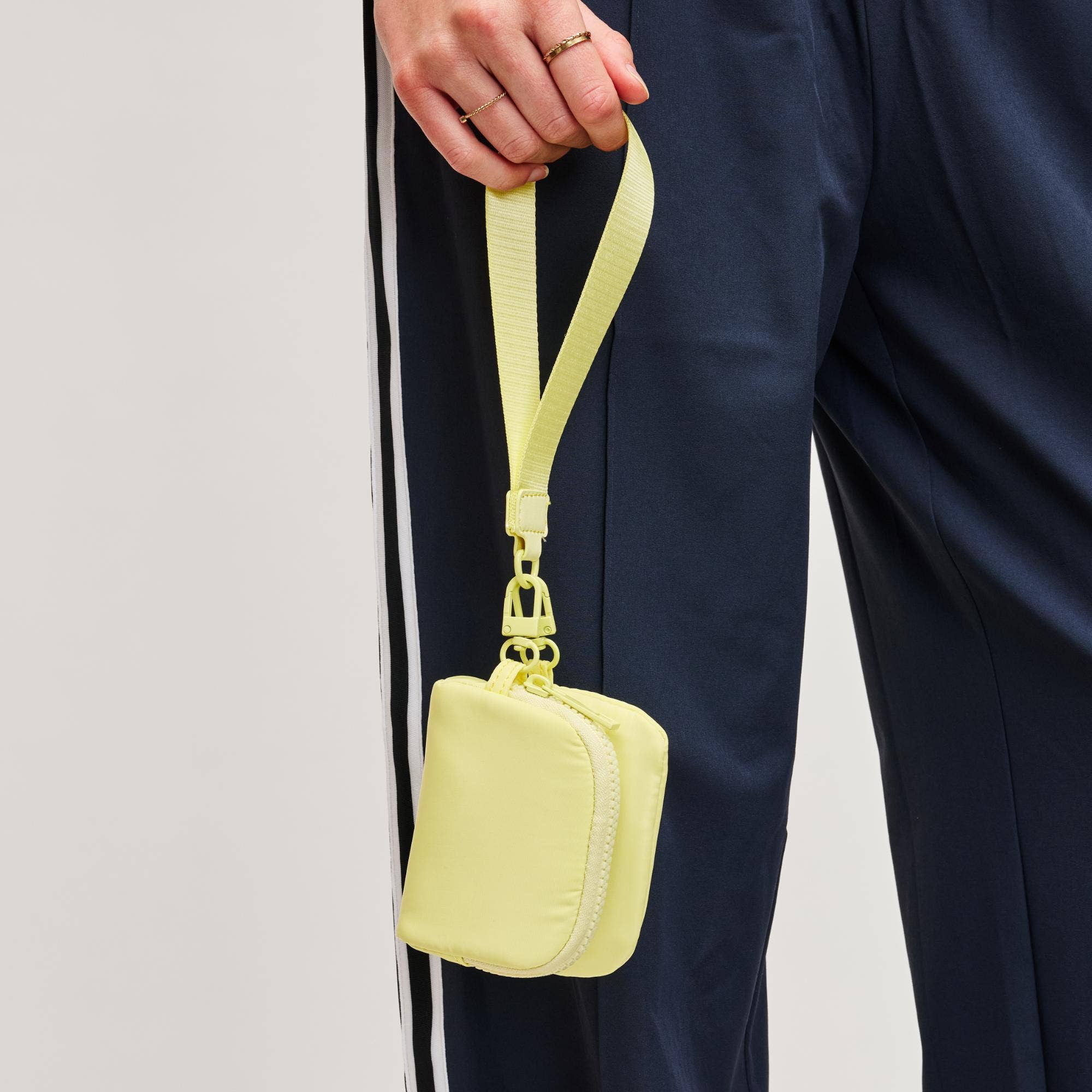 Urban Expressions - Wholesale Clutch Bag - Women's - Link & Carry Wristlet8