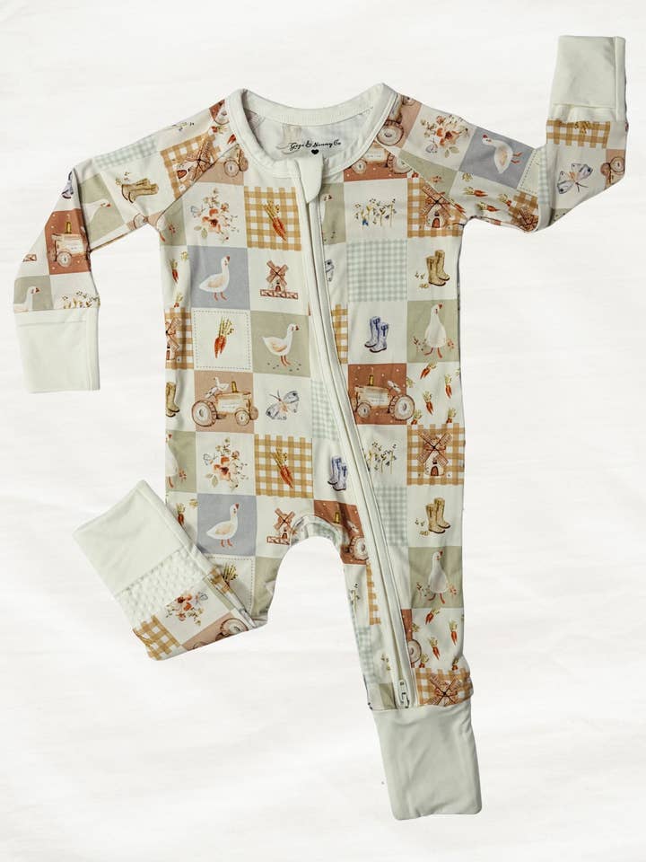 Pyjama Zippé Patchwork Farm pour la vente par Gigi & Ninny Co
