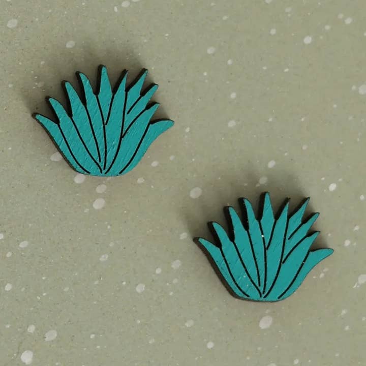 Pendientes de Madera con Tachuelas de Ágave Turquesa para venta al por mayor de Le Chic Miami