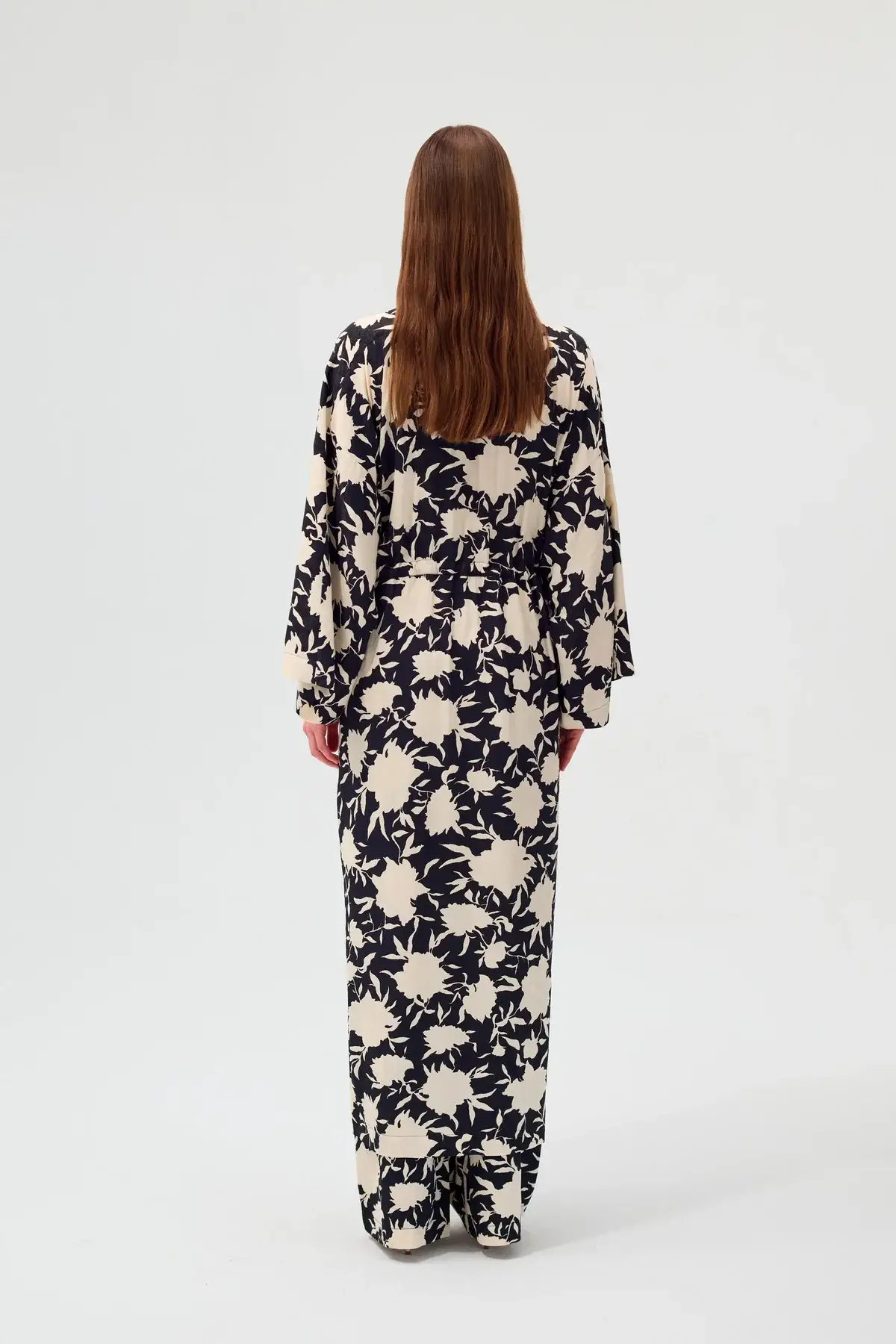 eikō ai - Wholesale Kimono - Women's - Margot Kimono Black and White3