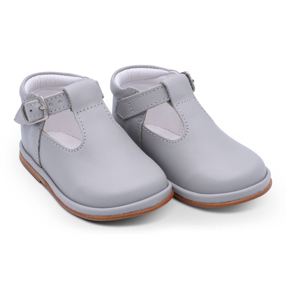 Borboleta – wholesale Finskor – barn – Pojkläder/Patent T-Bar-skor1