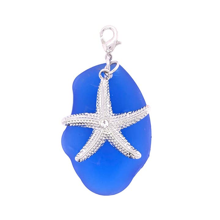 Breloque pendentif en verre de mer bleu avec étoile de mer argentée pour la vente par Jewelry Made by Me
