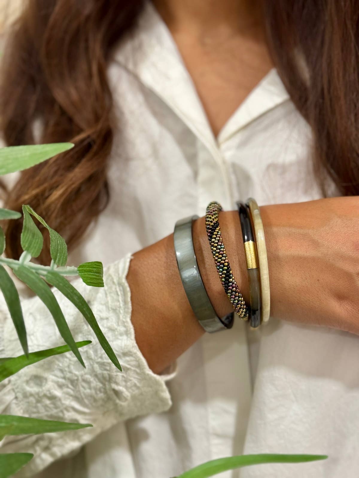 MAISON KIZO - Wholesale Bangle Bracelet - Lacquered buffalo horn bangle Width 1 cm Black1