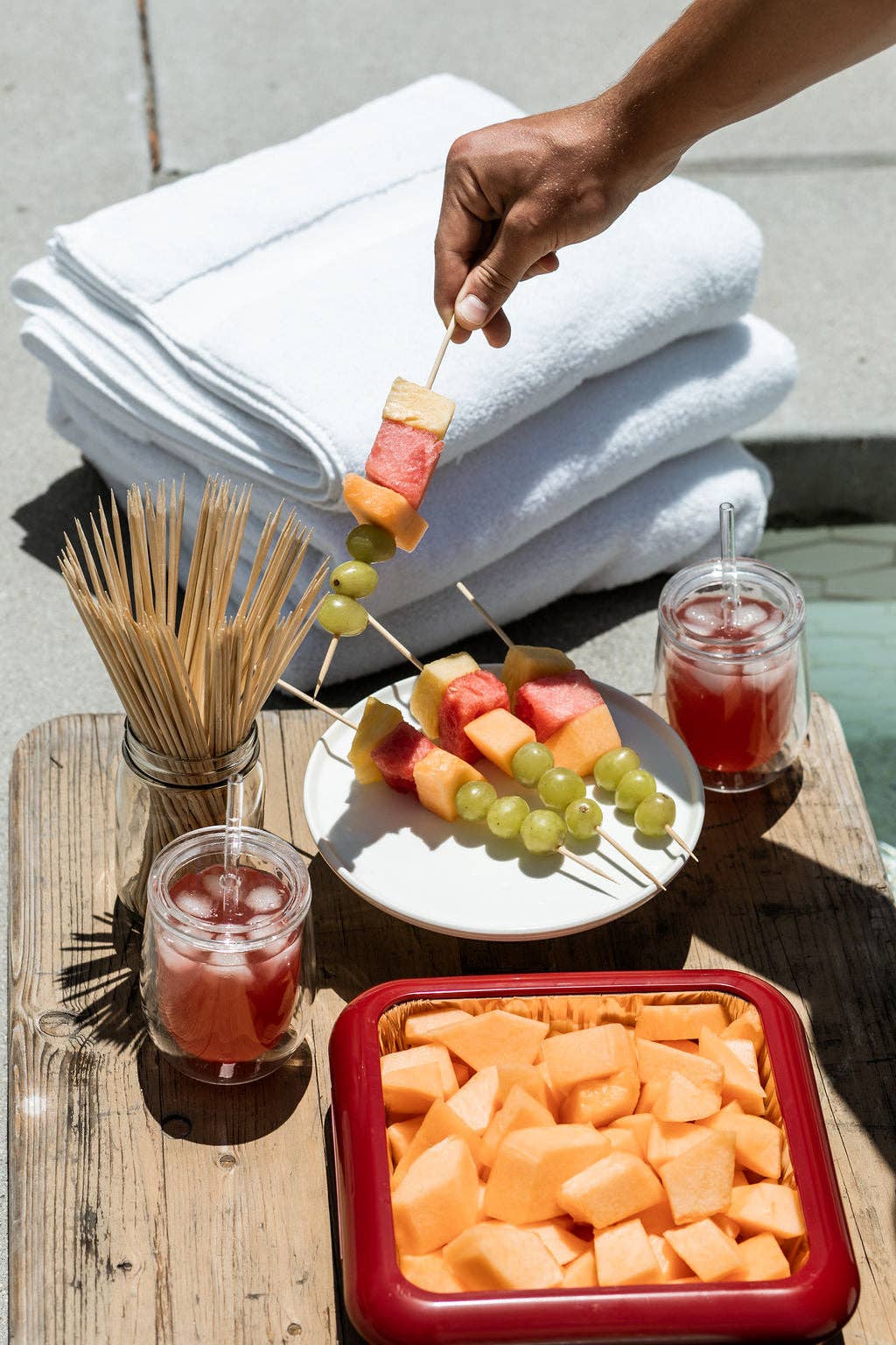 Fancy Panz - Wholesale Casserole Carrier - Square Set - 8x8 Pan Frame w/ Lid & Serving Spoon - Red3