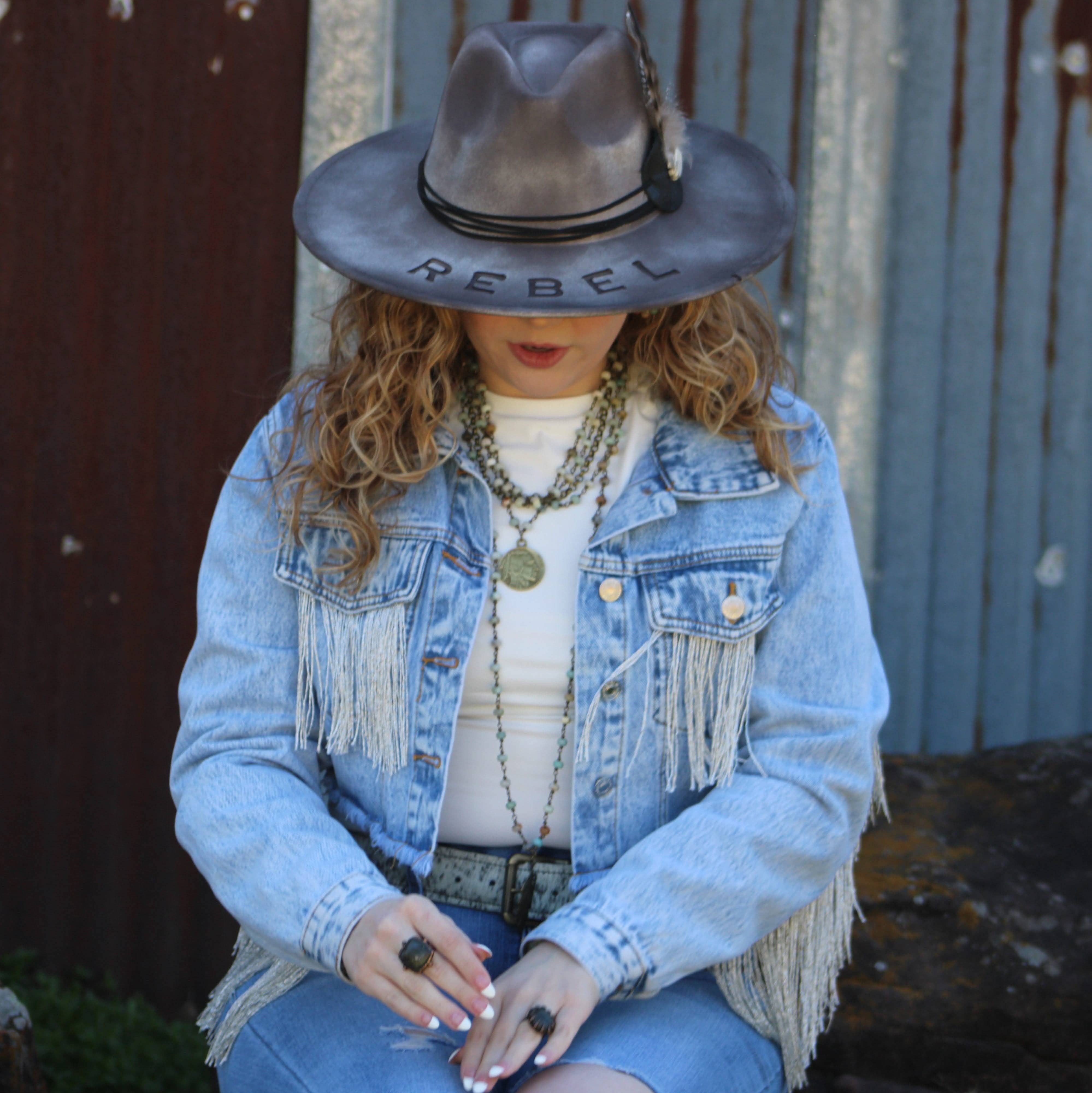 The Jewelry Junkie - Wholesale Pendant/Charm Necklace - Amazonite Collar-Length Necklace with Indian Head Coin 252L3