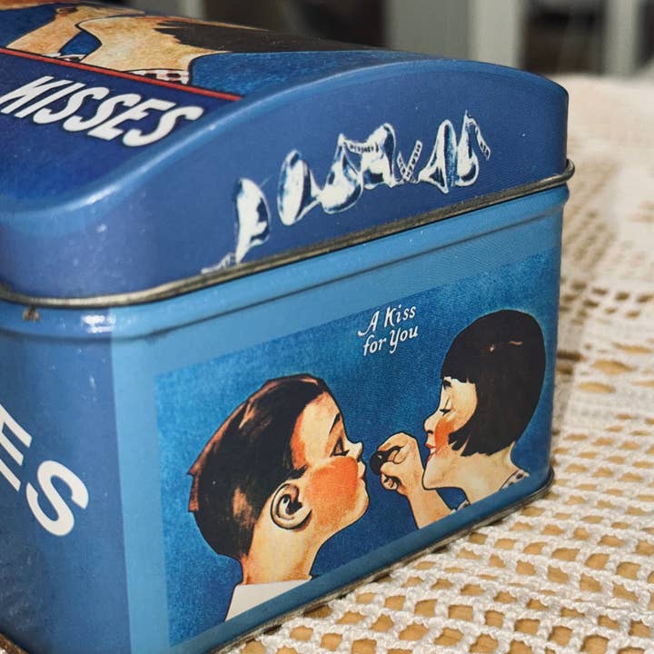 Naomi's Happy Place Shop - Wholesale Decorative Box - Vintage Tin Treasures – Retro Collectible Tins13