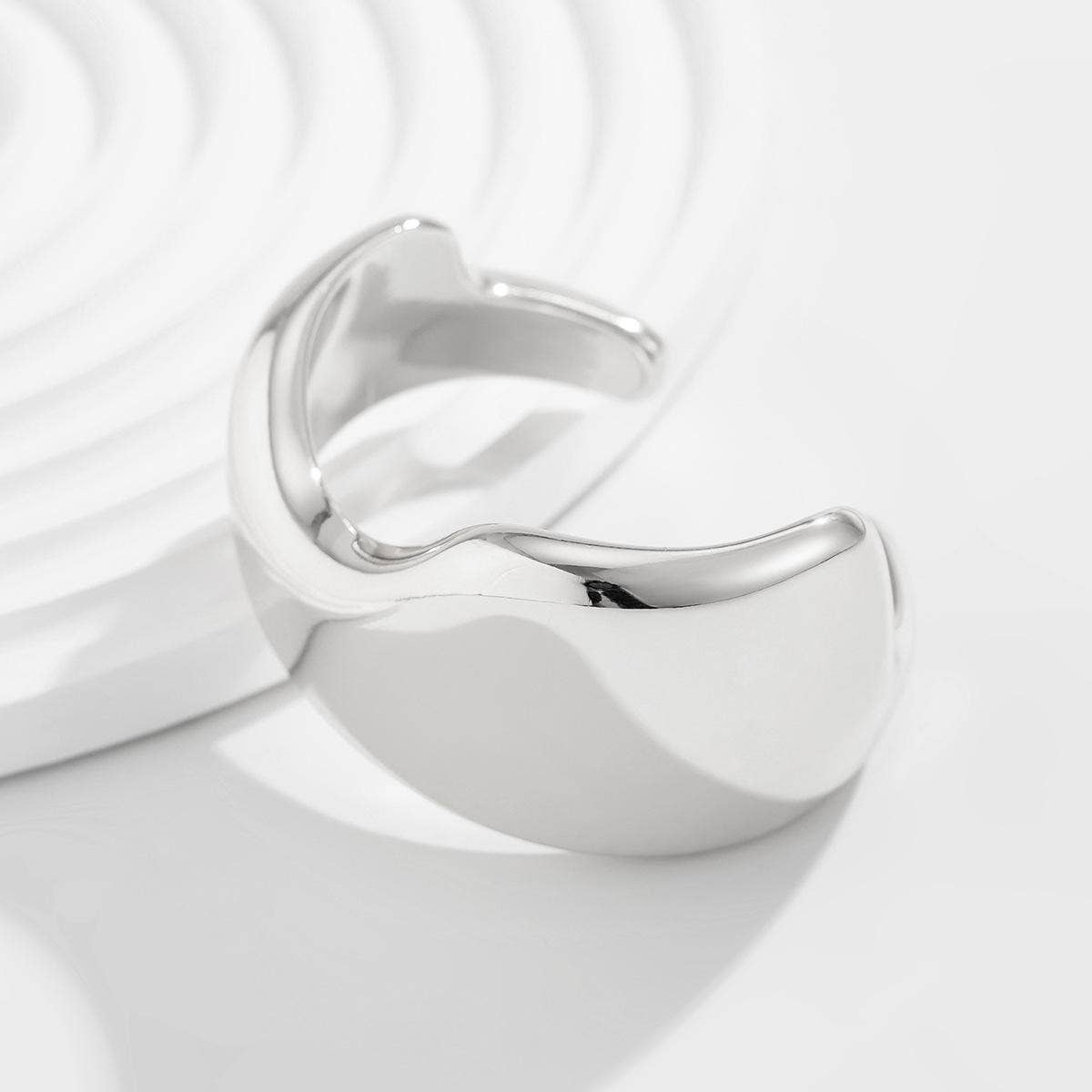 JOSSLYN by wall to wall – Großhandel Manschettenarmband – LUXUS-ARMBAND MIT UNREGELMÄSSIGER FORM | 40B51876