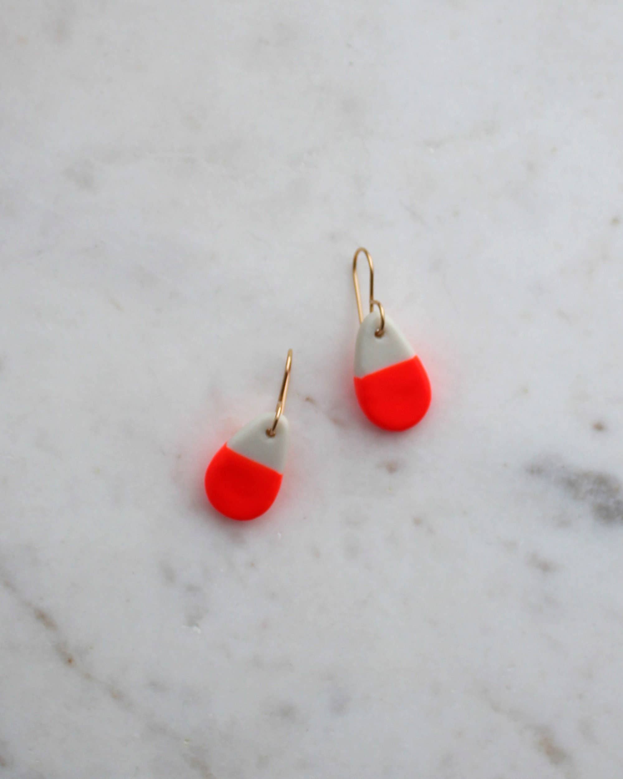 Little Lovers – wholesale Dangle earrings – Peekay Neon & White Porcelain Earrings4