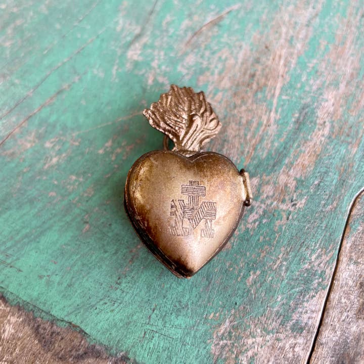 Love and Honor Jesus LLC - Wholesale Jewelry Box/Organizer - Sacred Heart Locket Box