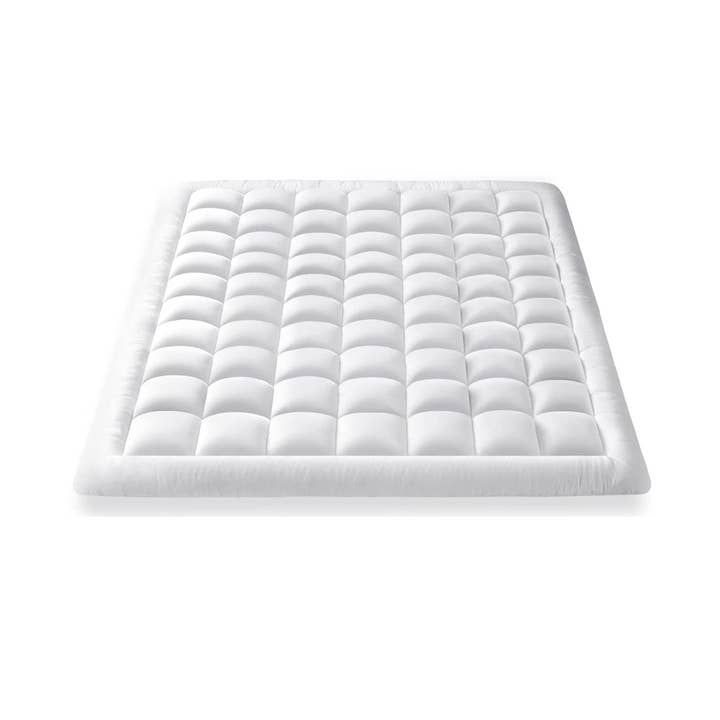 Delara - Wholesale Mattress Pad/Protector - 3 Inch Down Alternative EXTRA PLUSH Mattress Pad