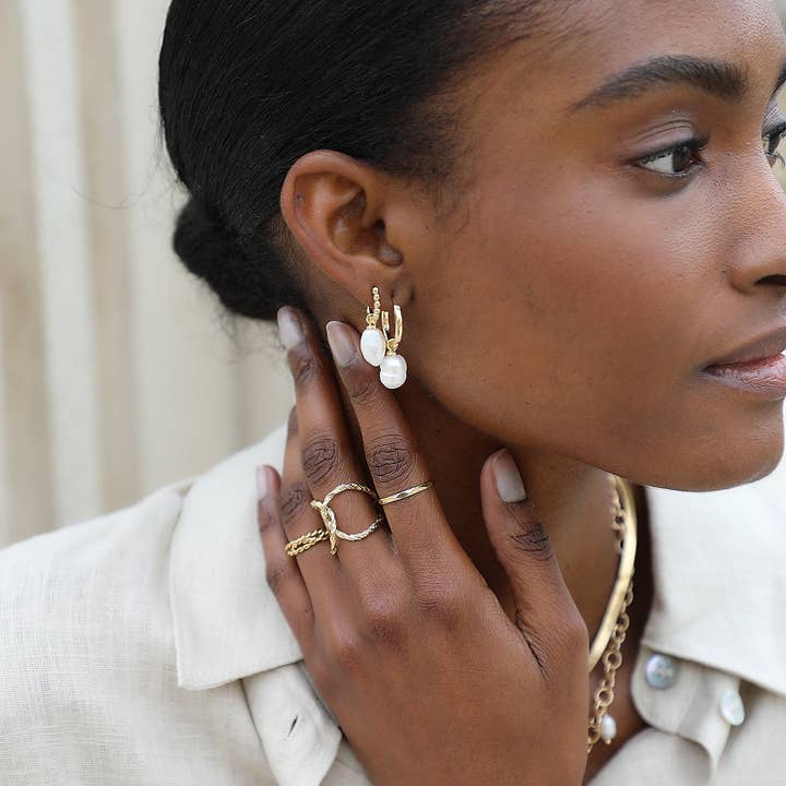 Waekura - Wholesale Huggie Earrings - Ball base4