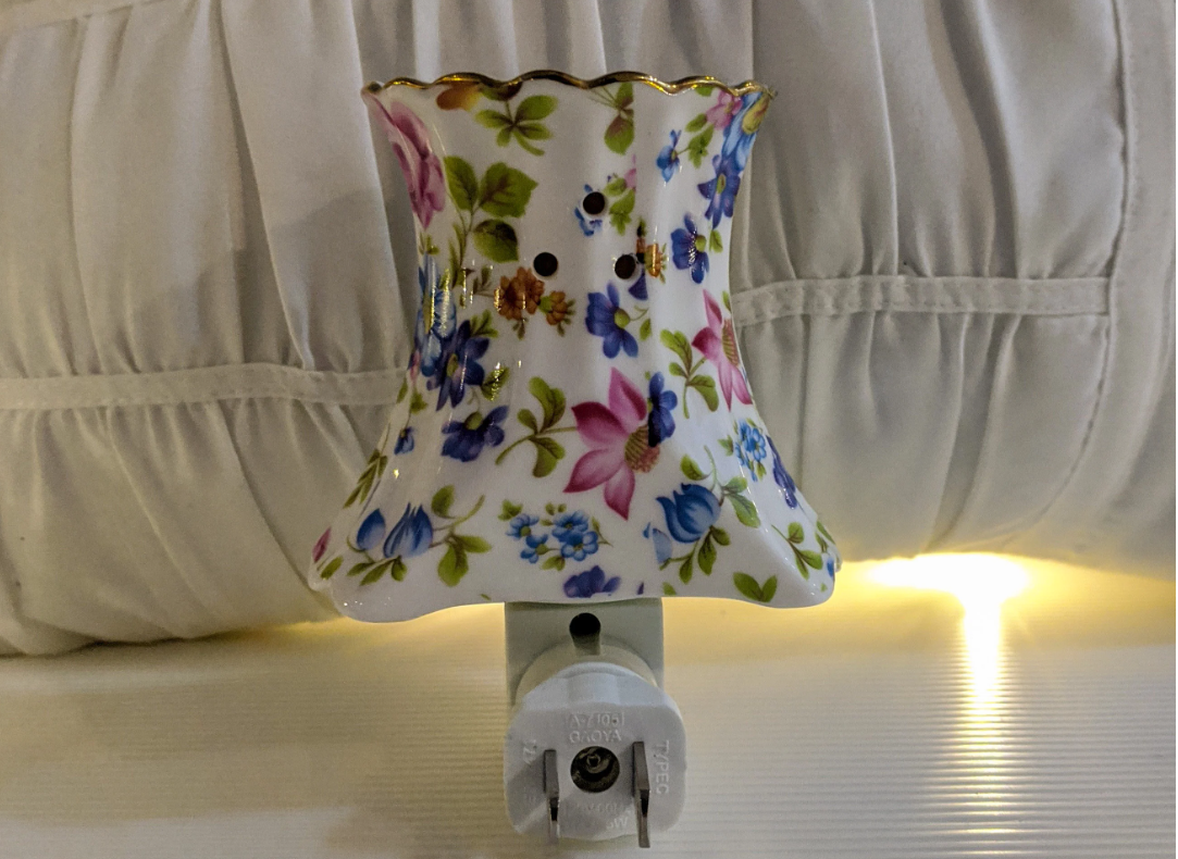 Green Pastures Wholesale - Wholesale Night Light - Night Lights - Multicolored Floral Porcelain 4