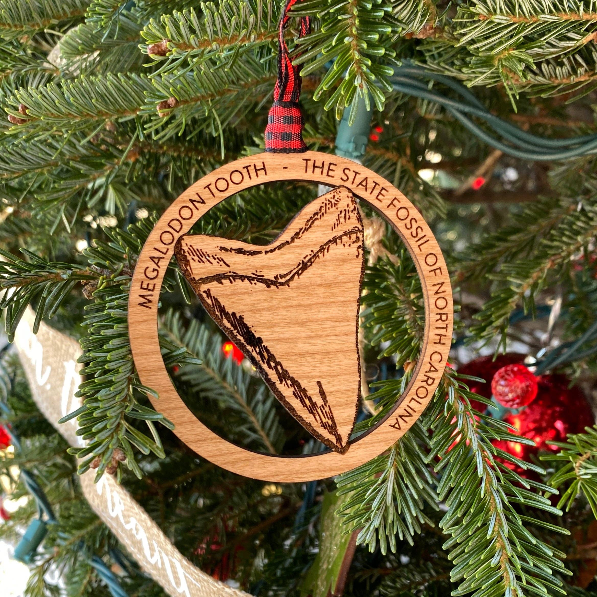 zoo&roo - Wholesale Ornament - Megalodon NC state fossil ornament4