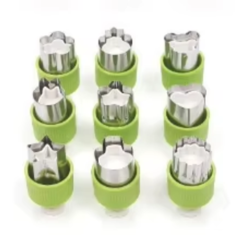 Mum Made Yum – wholesale Köksverktyg/-pryl – Frukt- och grönsaksskivare (med tryckare) - 9-delars set0