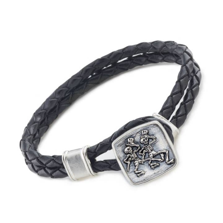 Bracelet en cuir en argent sterling Dancing Skeletons pour la vente par Cynthia Gale New York