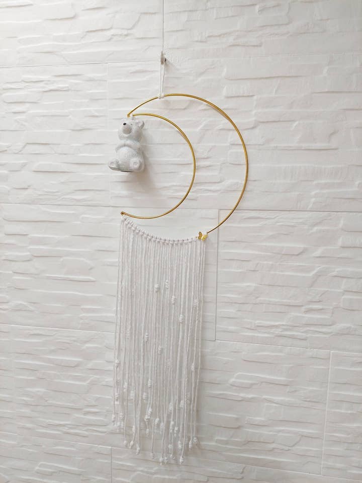 Maan met beer Pimpão in macramé | NIEUW | voor wholesale door Zaumi Loop