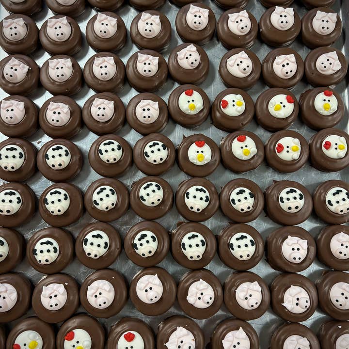 O'Shea's Candies Sweet Shop - Wholesale Chocolate Covered Sweets - O’Oreo “Farm Animal Faces” 🐔 🐮 w/ Milk Chocolate 3PK2