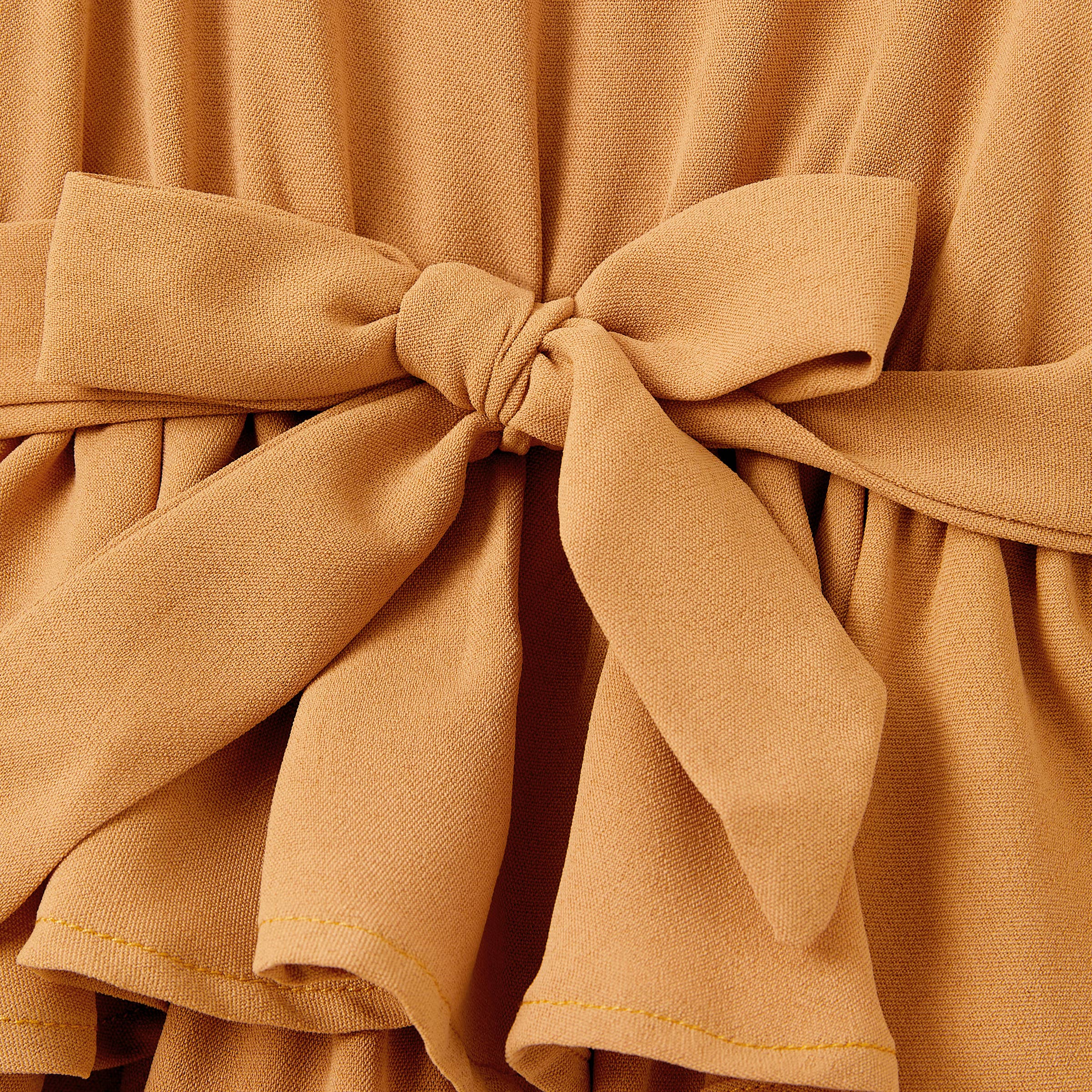 Brun Familjens matchande plagg: långärmad pikétröja och klänning med volangkant för wholesale på Faire11