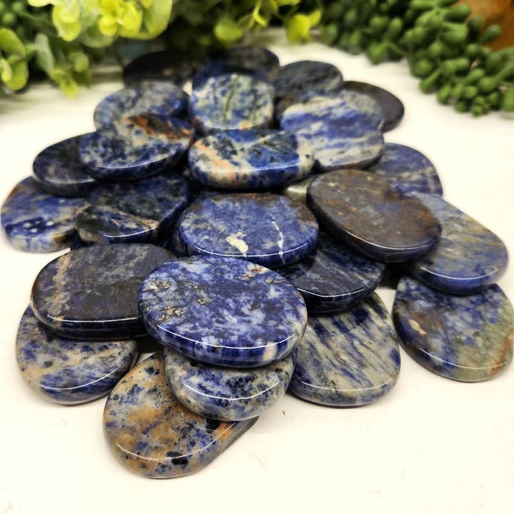 Meraki Gemstones - Wholesale Spirituele steen/kristal - Platte gladde ovale steen van sodaliet (0,5 kg/1,1 pond) -45x35x7 mm