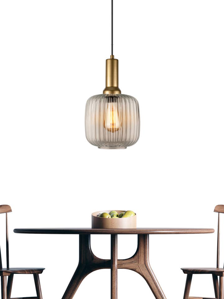 Moderne pendelbelysning i klart rillet glas, specialfremstillet pendelbelysning i klart rillet glas, multi-belysning til trappeopgang lang lysekrone for engroshandel hos Eclipse Lighting