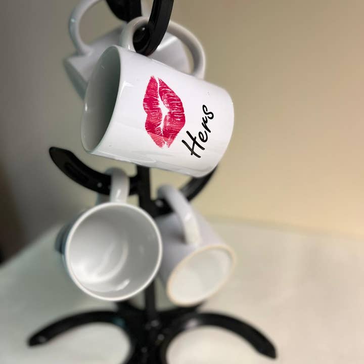 Suporte de caneca de coração em ferradura (+ Canecas “dele” e “dela”!) por atacado de Horseshoe Collection