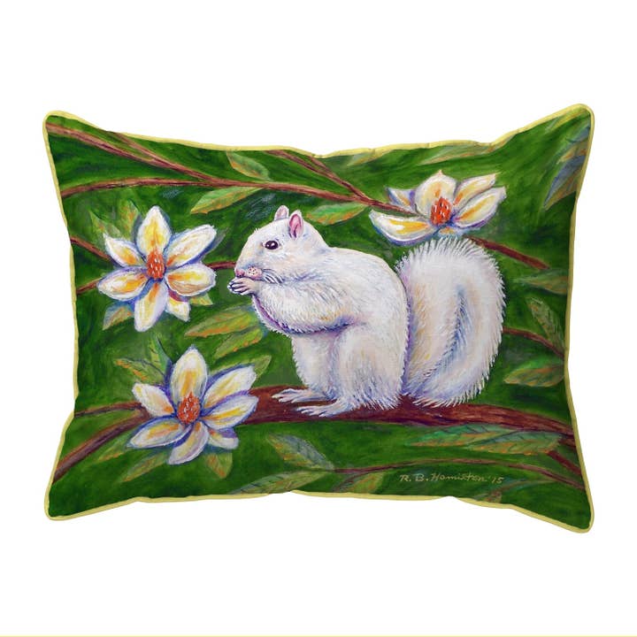 Vit ekorre inomhus/utomhus kudde för wholesale av Betsy Drake Interiors