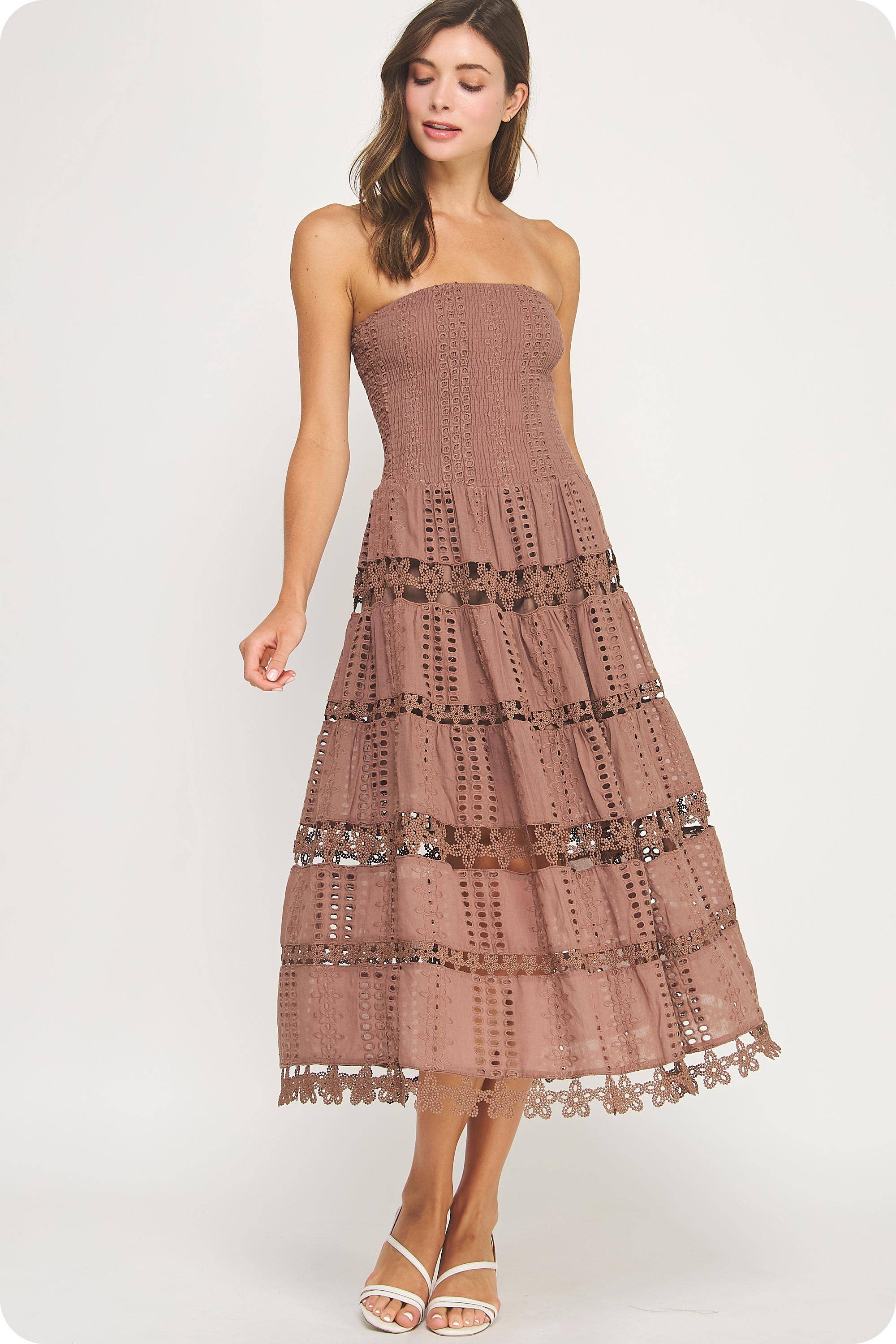 Strut & Bolt - Wholesale Jurk - Dames - Kanten kokerjurk met oogjes18