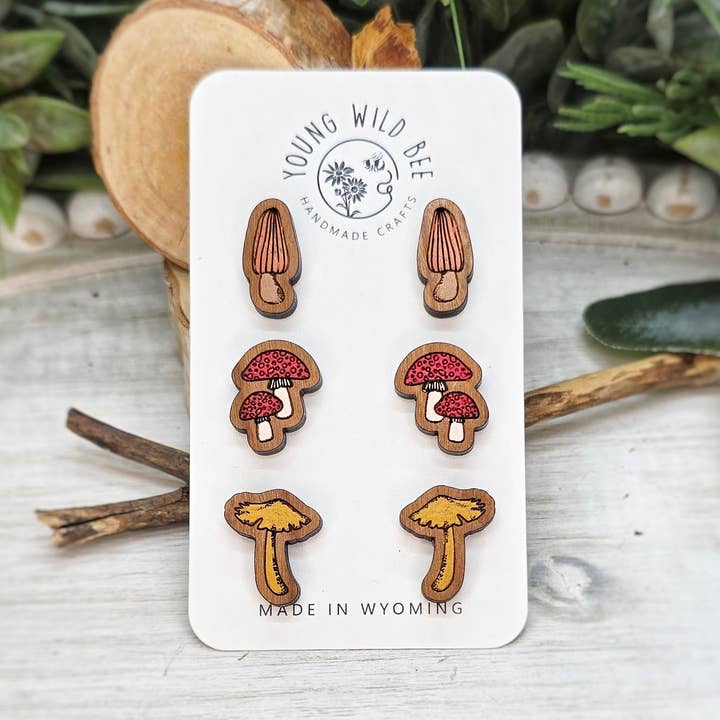 Trio de clous champignon pour la vente par Young Wild Bee