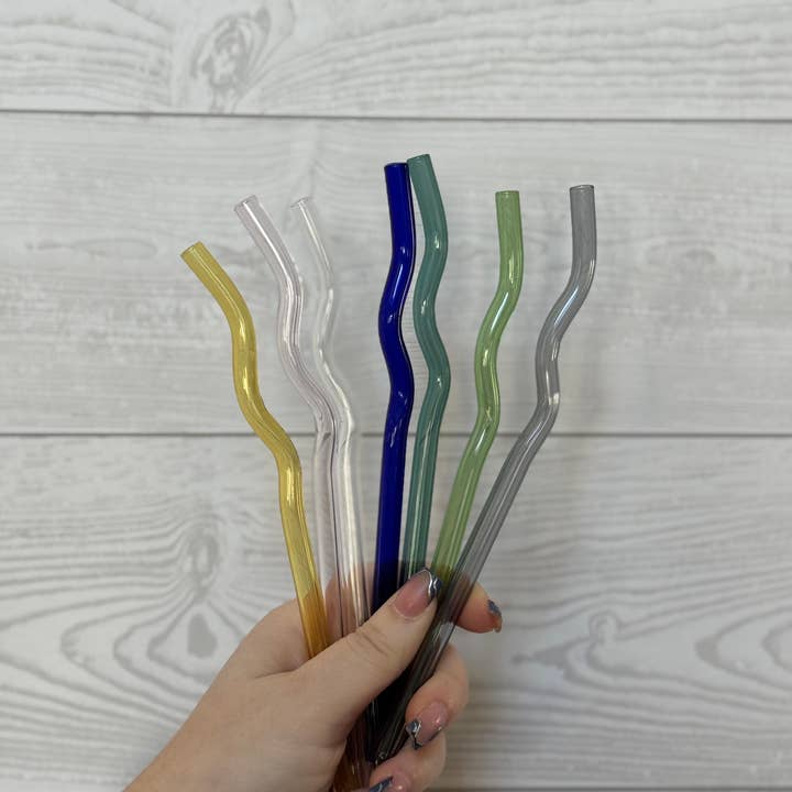 Colored wavy straw for wholesale by Mason Jar Designs