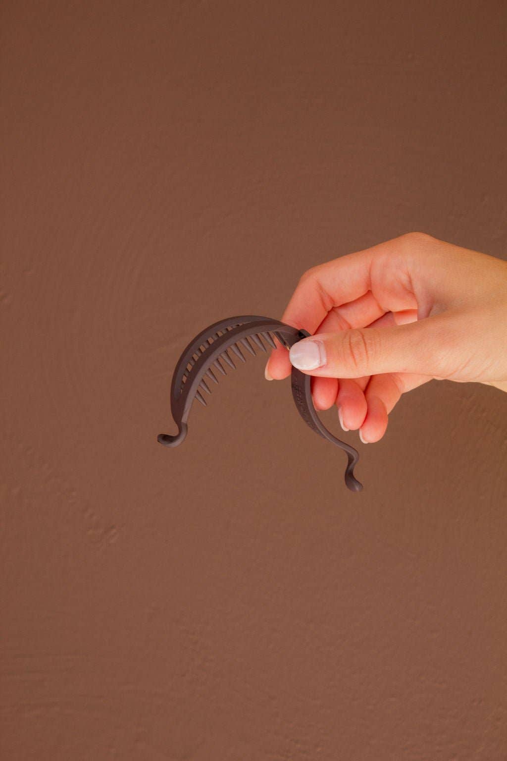 Shop Andi - Wholesale Hair Clip - Women's - Cutout Ponytail Cuff9