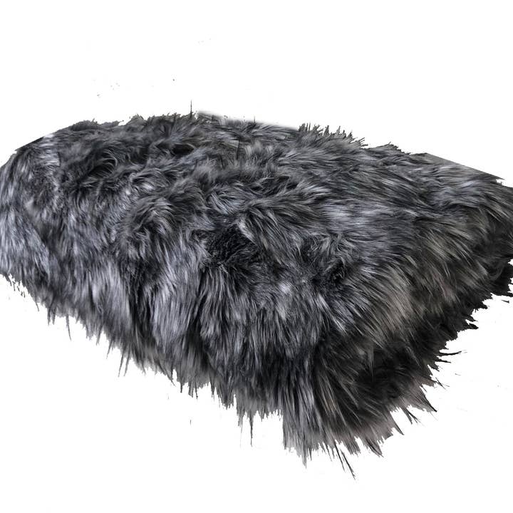 Plutus Home Brands - Wholesale Throw Blanket - Wolf Faux Fur Grey Luxury Throw