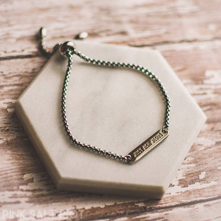 Pink Salt Riot - Venta al por mayor Pulseras de abalorios/colgantes - Pulsera deslizable con barra de plata Just Ask Jesus1