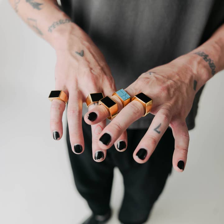 Middle Finger - Wholesale Signet Ring - STONE SIGNET IN JET3