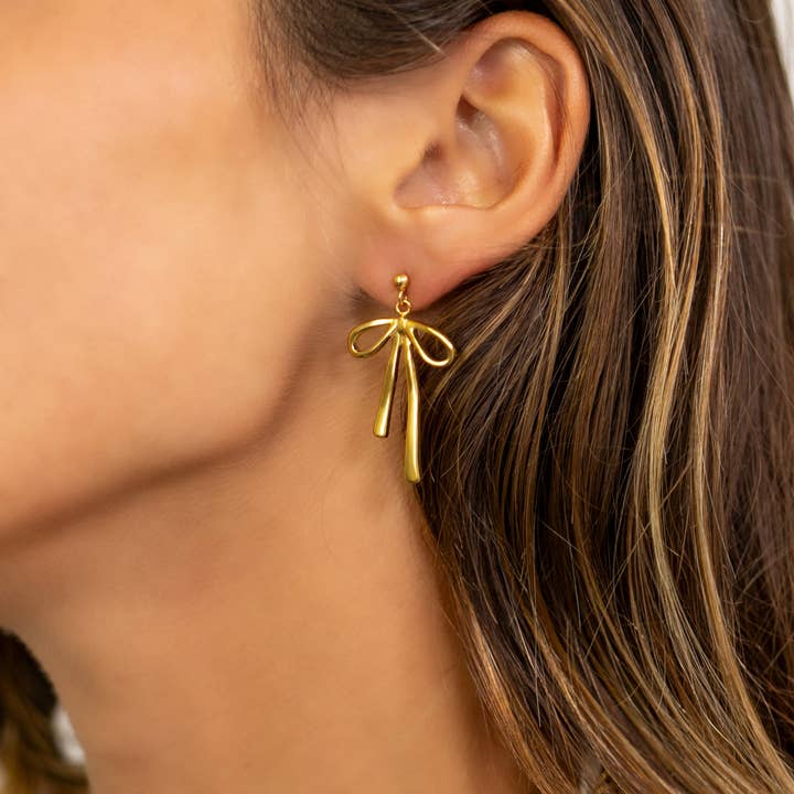 WJW – Brincos de argola por atacado – Brincos de Laço Fita em Aço Inoxidável com Revestimento PVD em Ouro 18K10