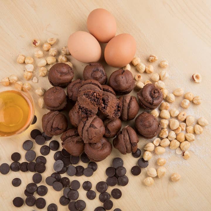 Algi di Bonasera Angela & C saspu - Wholesale Chocolate Covered Sweets - Baci di Alassio Ancient Recipe With Piedmontese Hazelnuts