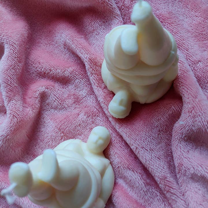 Prechi creations - Wholesale Novelty Candle - Miss Curvy