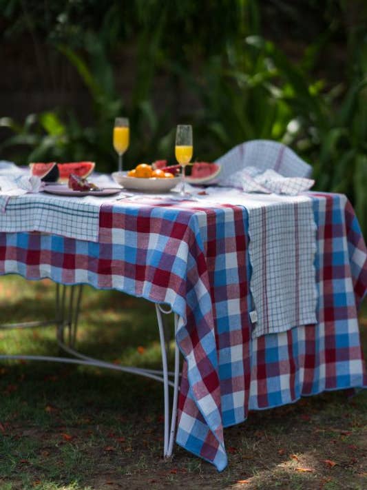 Yarn-Dyed Checked Lane Linen Tablecloth – Dinner Setting for wholesale by Live Linen