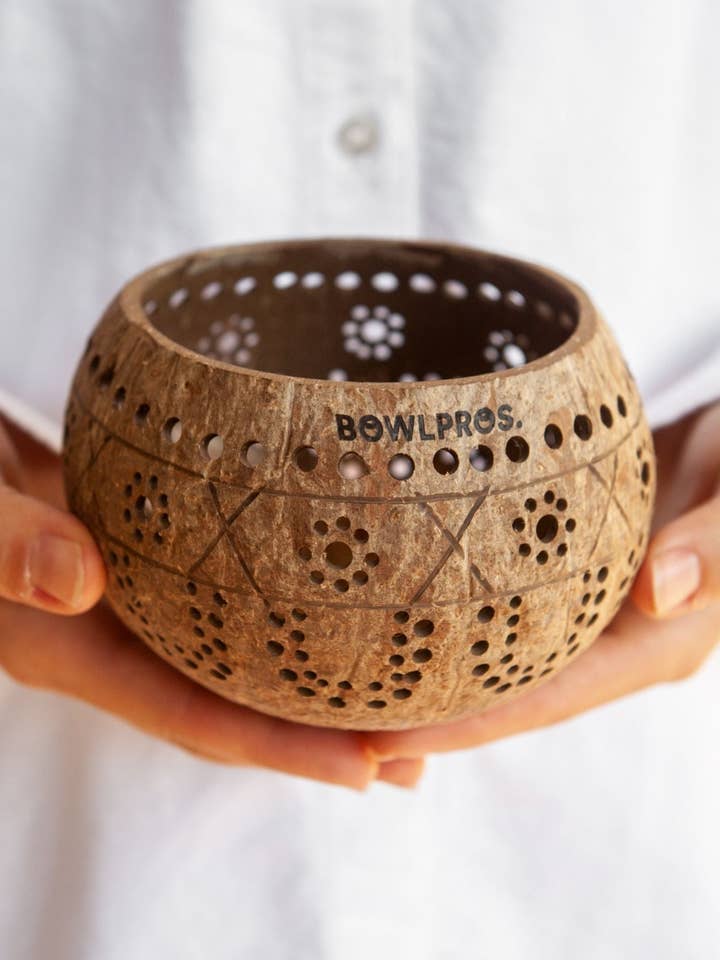 Candle Holder Maya - 100% coconut candle holder for wholesale by Bowlpros