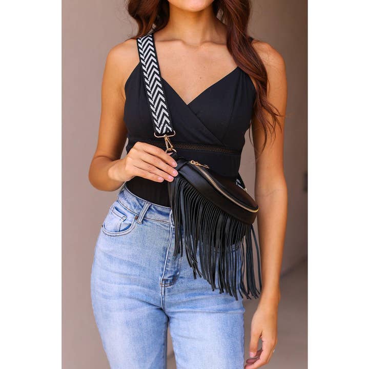 La Valentina - Sac bandoulière noir à franges amovibles pour la vente par Julia Rose Wholesale