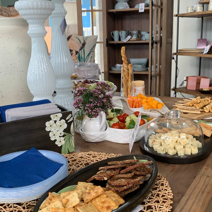 Indriya Home - Wholesale Platter - Frangipani Oval Mango Wood Platter – Handpainted3