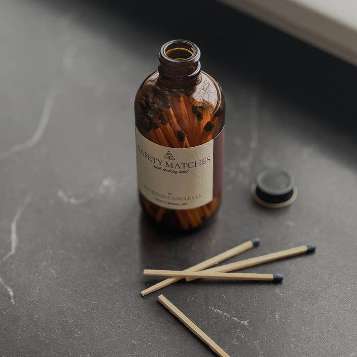 Bookend Candle Co. – Engroshandel Tændstikker – Sikkerhedstændstikker i glasbeholder