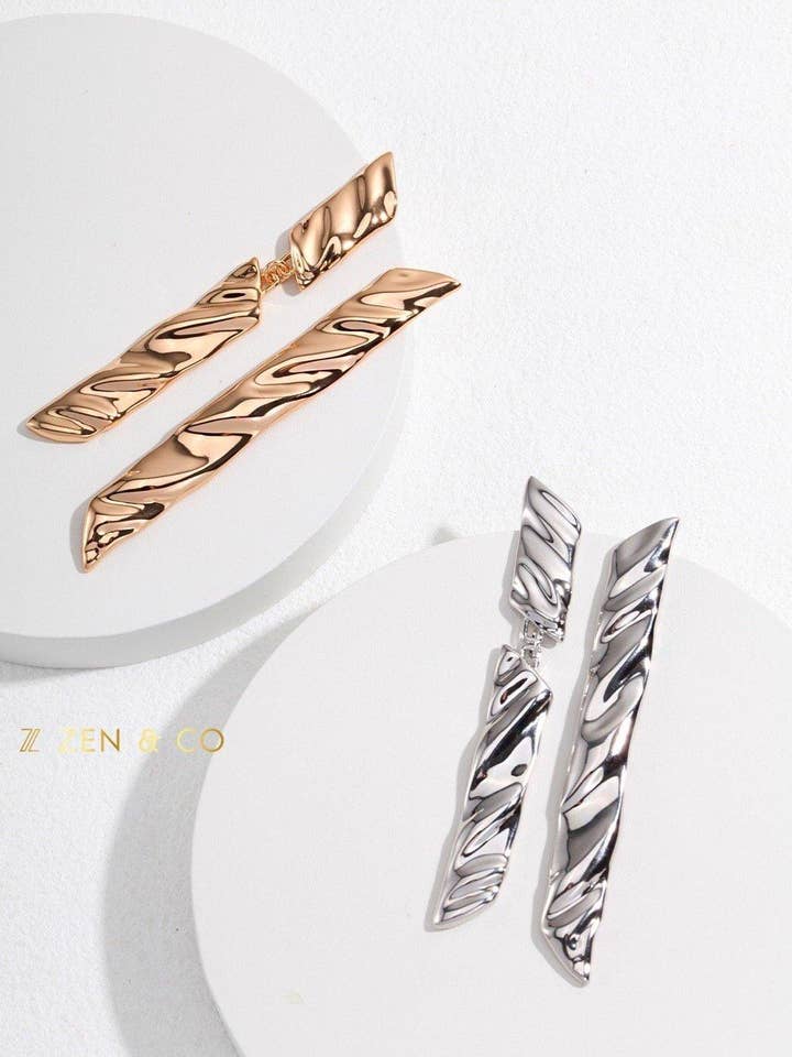 ABBY Asymmetrische bengelende oorbellen voor wholesale door ZEN&CO Studio