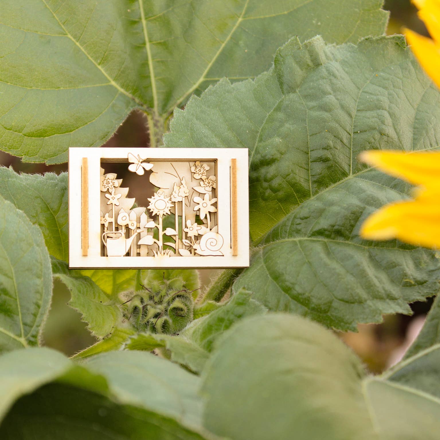 SILHOUBOX – Objeto de mesa decorativo por atacado – SILHOUBOX Gartenwelt Silhoubox S – mini cenário 3D com girassol e flores para jardinagem — item de presente1