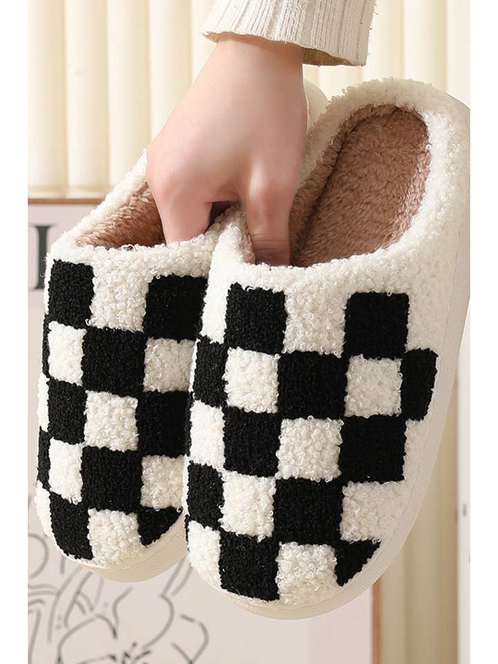 42POPS - Wholesale Slippers - Women's - ..SI-26824 Cute novelty soft plush cozy slippers (size L/XL)