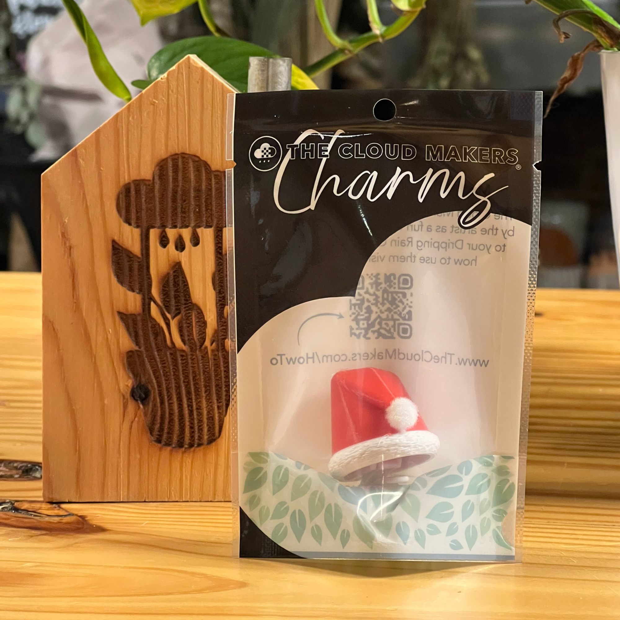 The Cloud Makers - Wholesale Plant Pot - Santa Hat Charm1