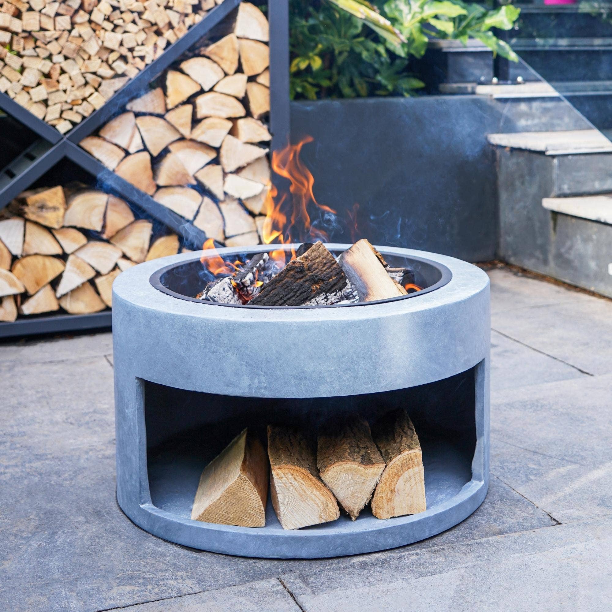 Ivyline – Großhandel Feuerstelle – Feuerschale aus Stahl und runde Fibrelay-Konsole3