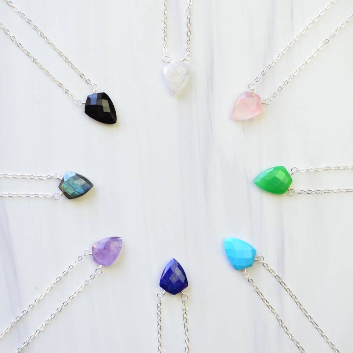 Collier Shield en argent sterling pour la vente par White Sage & Sapphire