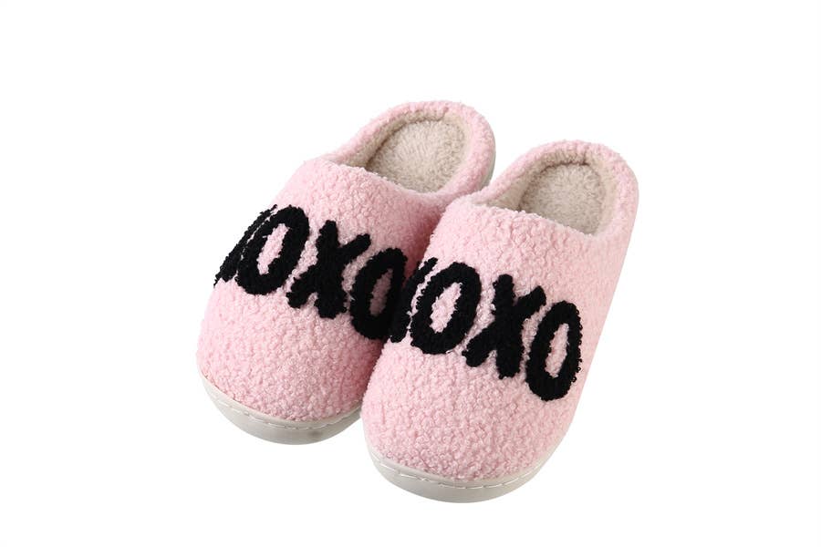 Nima Accessories Inc - Vente Chaussons – femme - Chaussons confortables pour femmes à thème XOXO en peluche0