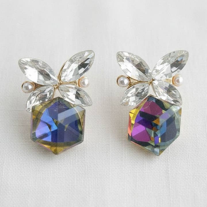 Boucles d'oreilles pendantes papillon géométrique coloré pour la vente par Ellemadera
